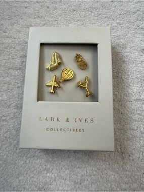 BNIB Lark & Ives Boxed Pin Set